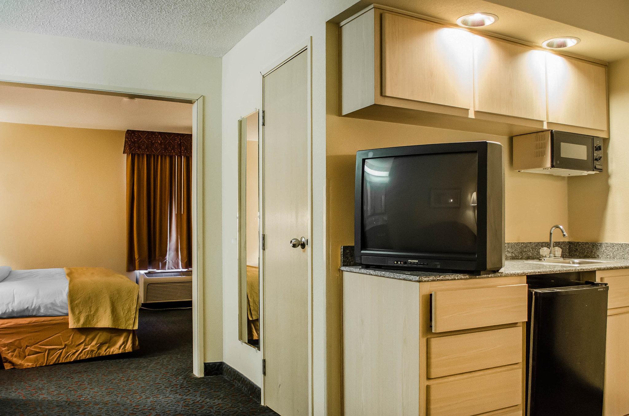 Quality Inn & Suites At Airport Blvd I-65 Мобіл Екстер'єр фото