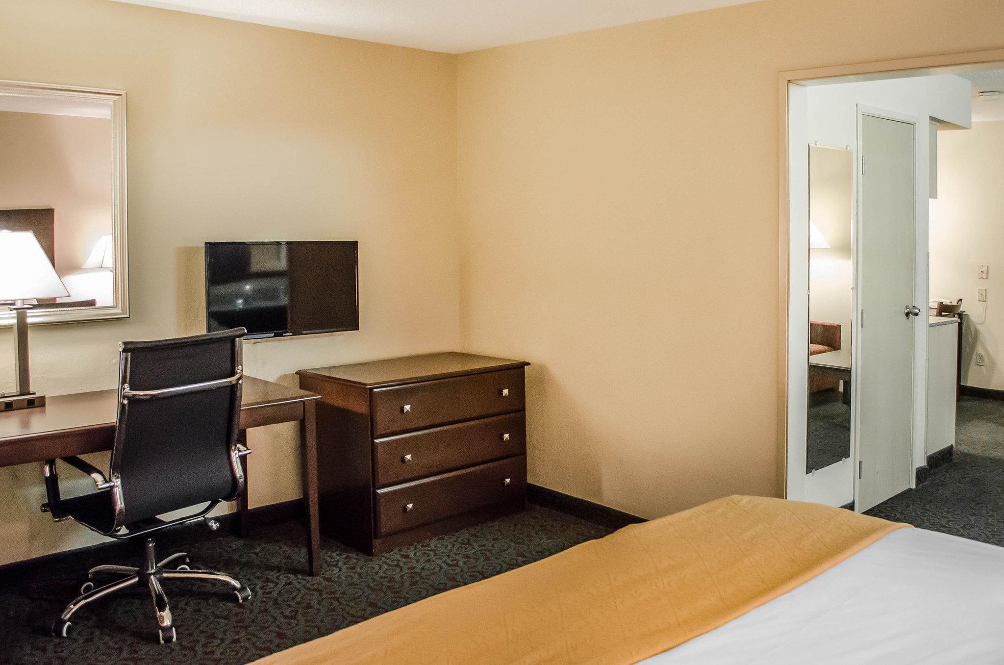 Quality Inn & Suites At Airport Blvd I-65 Мобіл Екстер'єр фото