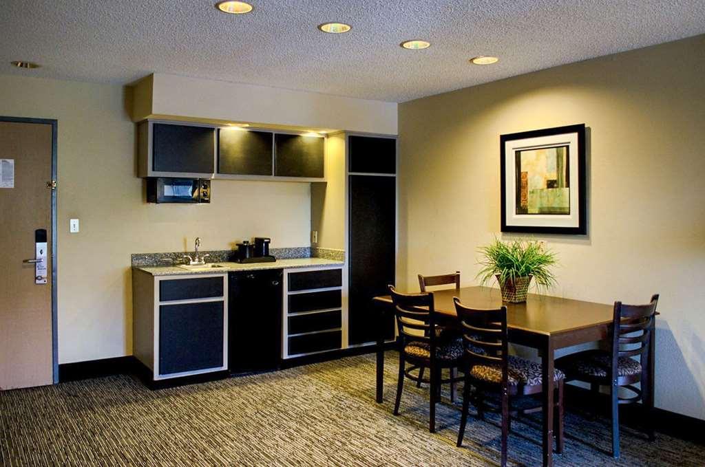 Quality Inn & Suites At Airport Blvd I-65 Мобіл Номер фото