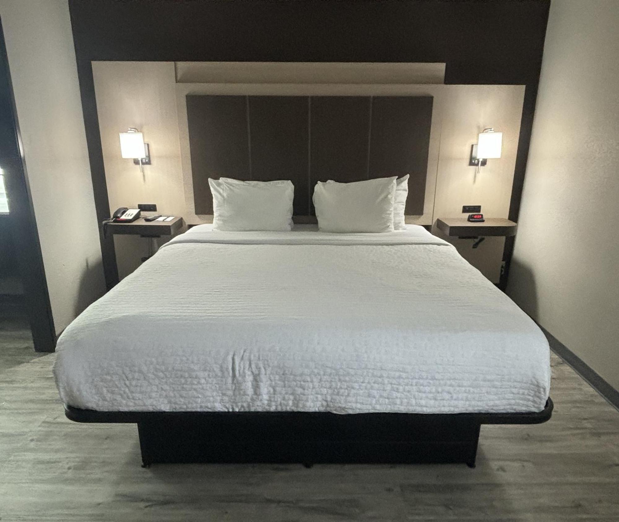 Quality Inn & Suites At Airport Blvd I-65 Мобіл Екстер'єр фото