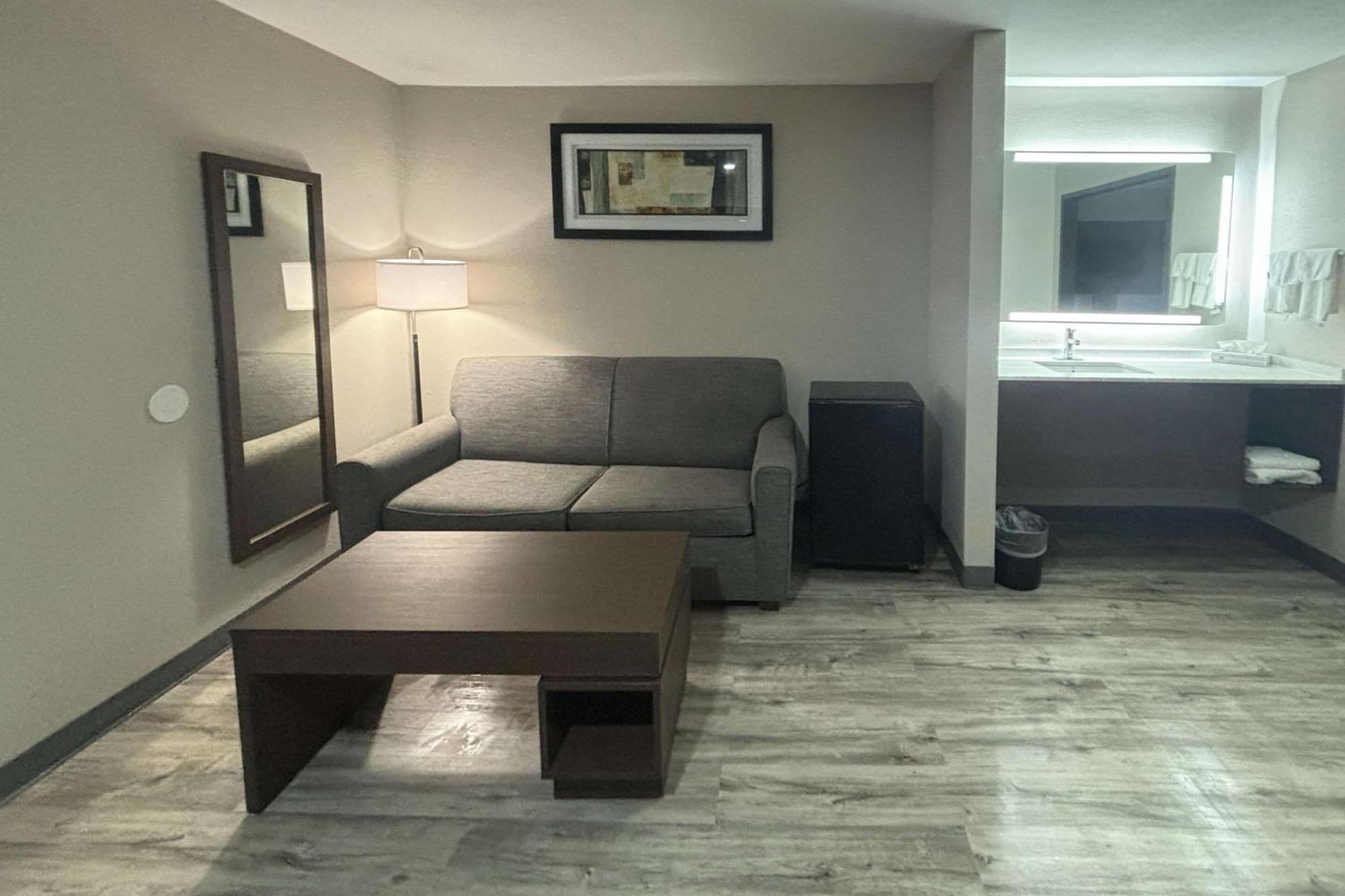 Quality Inn & Suites At Airport Blvd I-65 Мобіл Екстер'єр фото